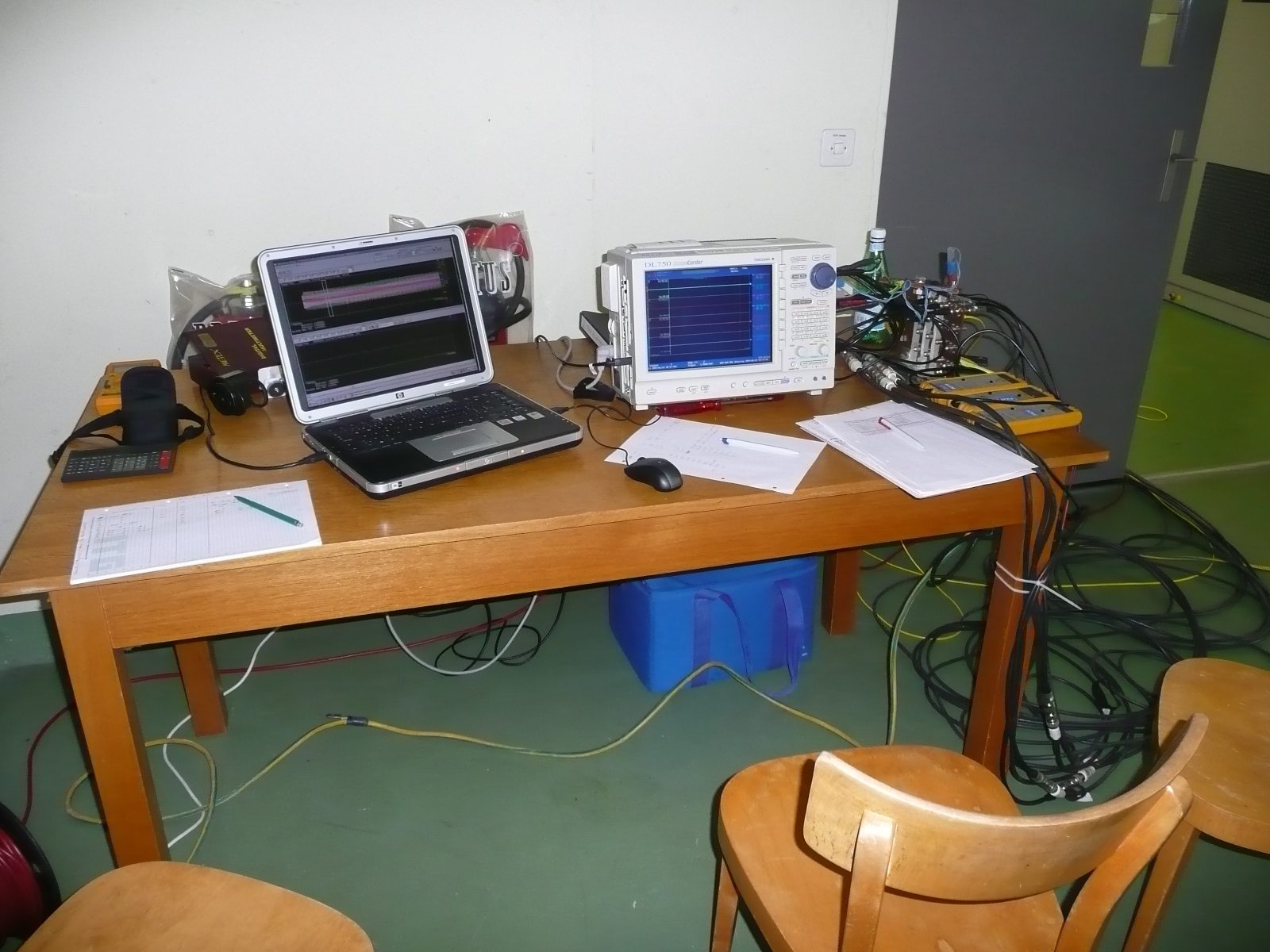 Oscilloscope multicanaux pour enregistrement des oscillations triphasées du courant et de la tension